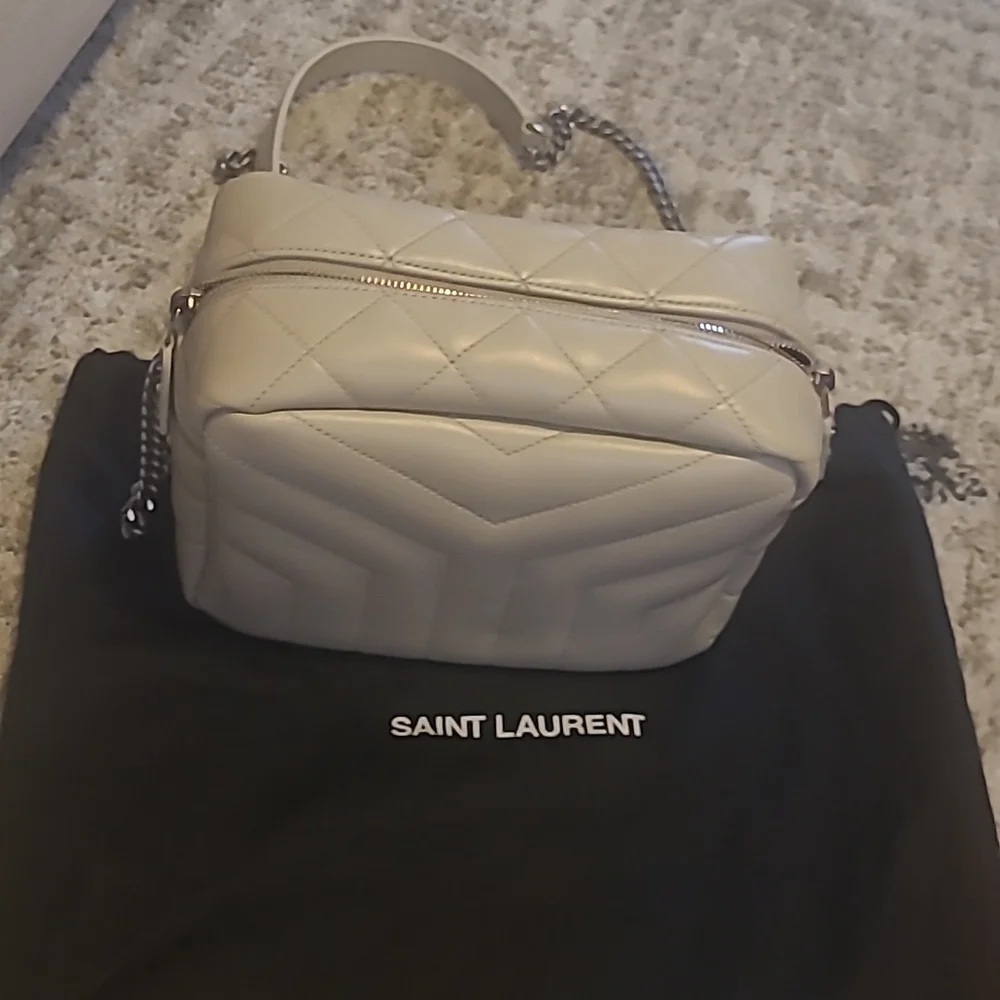 Handbag - Picture 1 of 3